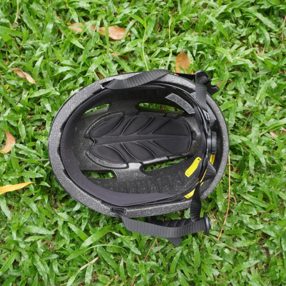 Vakole Integrally Molded Bicycle Helmet with Magnetic Goggles